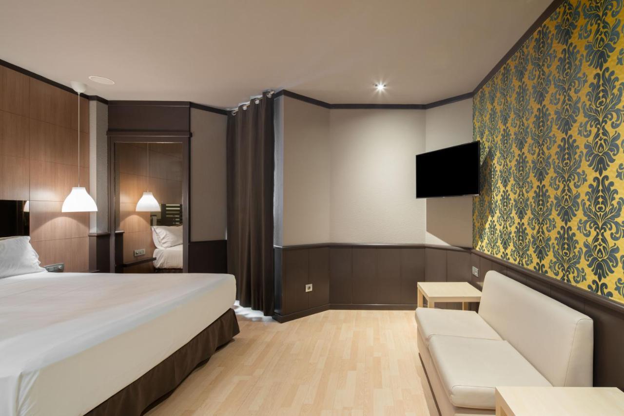 Hotel Punt 14 Gava Exterior photo