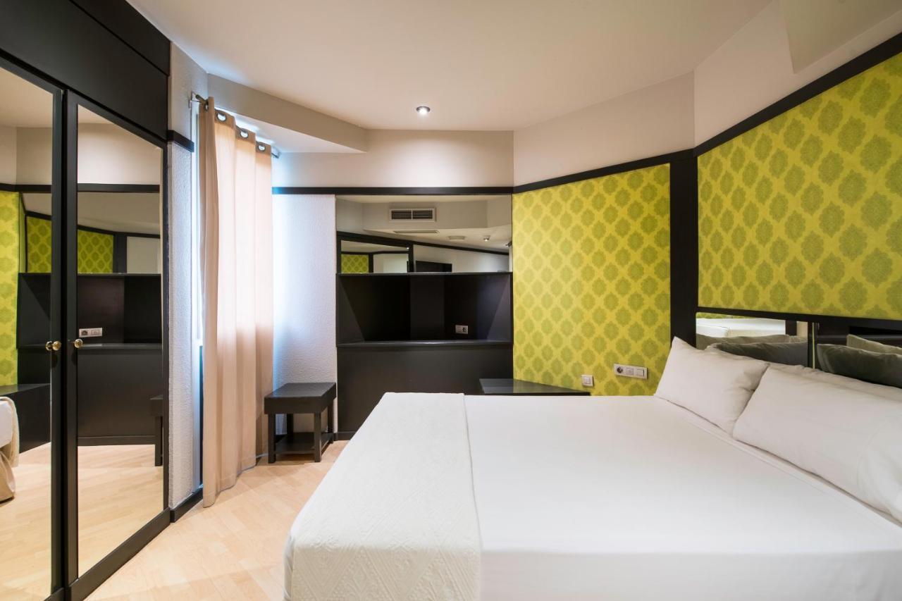 Hotel Punt 14 Gava Exterior photo