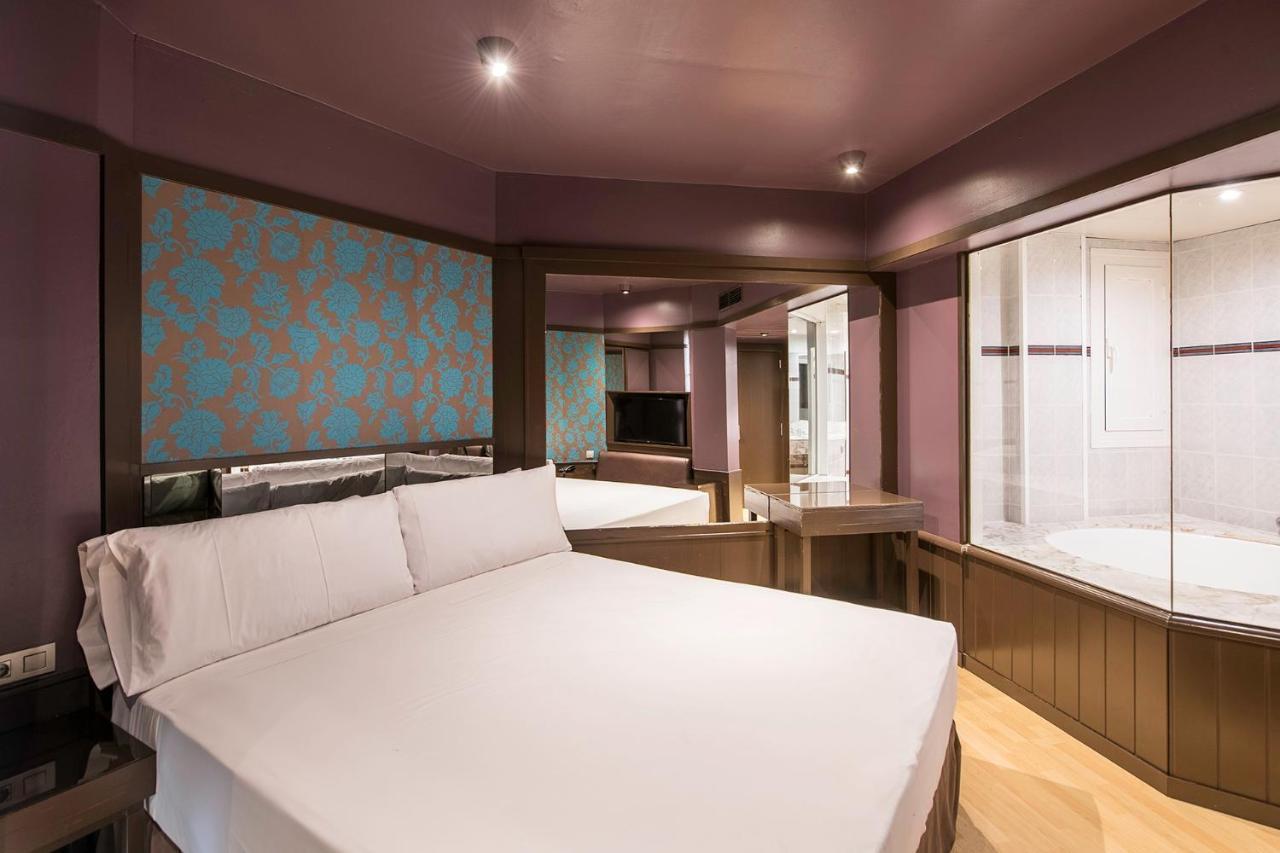 Hotel Punt 14 Gava Exterior photo